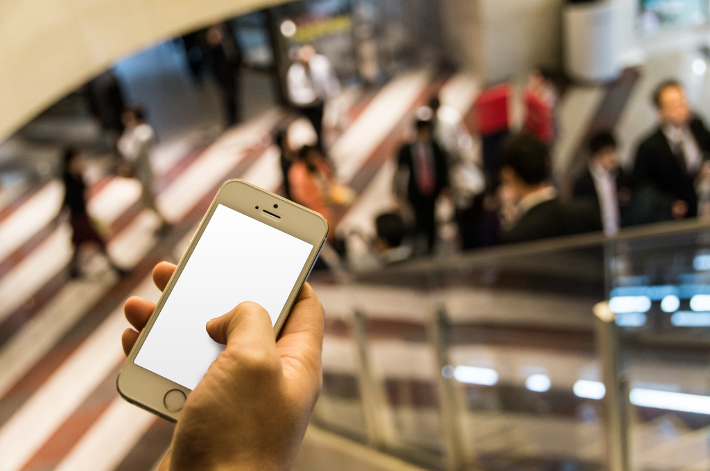 Lavoro: no ai controlli indiscriminati di email e smartphone aziendali